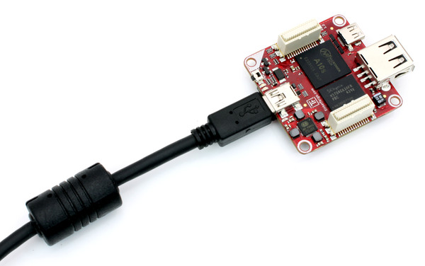 RED Brick mit Mini-USB-Kabel