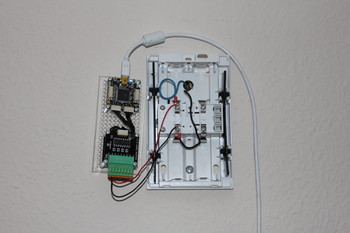 Industrial Digital In 4 Bricklet attached to Doorbell