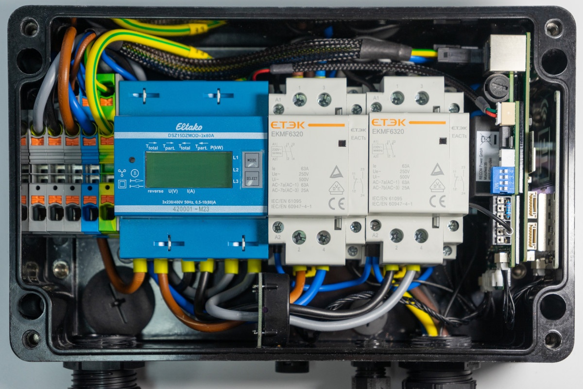 Inside WARP3 Charger Pro 