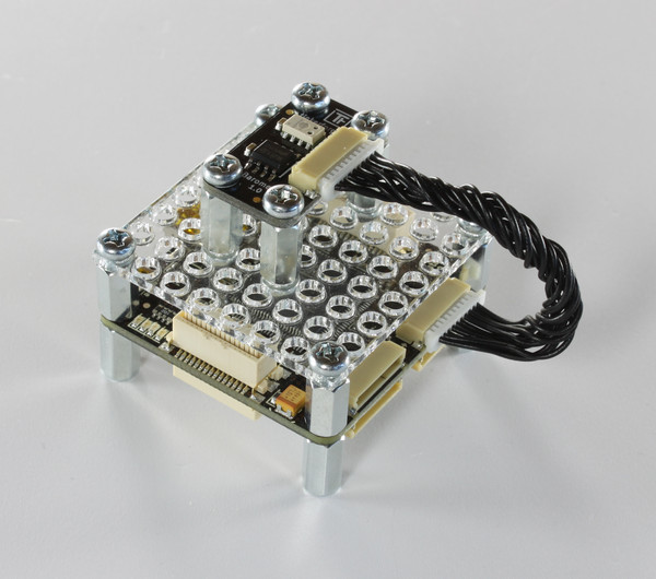 https://www.tinkerforge.com/static/img/_stuff/cable_black_6cm_mount_small_600.jpg